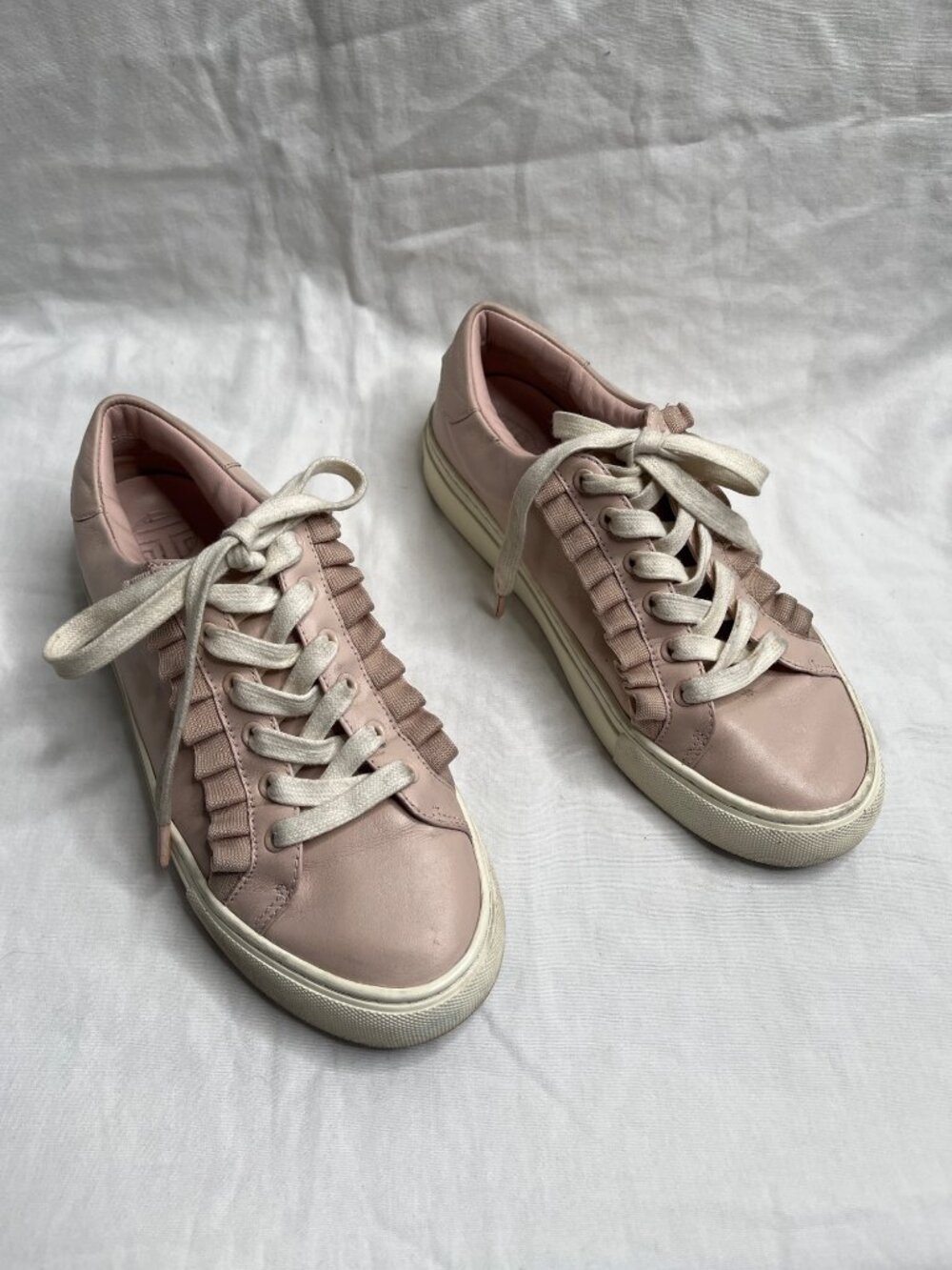 Tory Burch Sport Pink Leather Low-Top Ruffle Life Style Sneakers Womens Size 7.5 - Picture 2 of 8